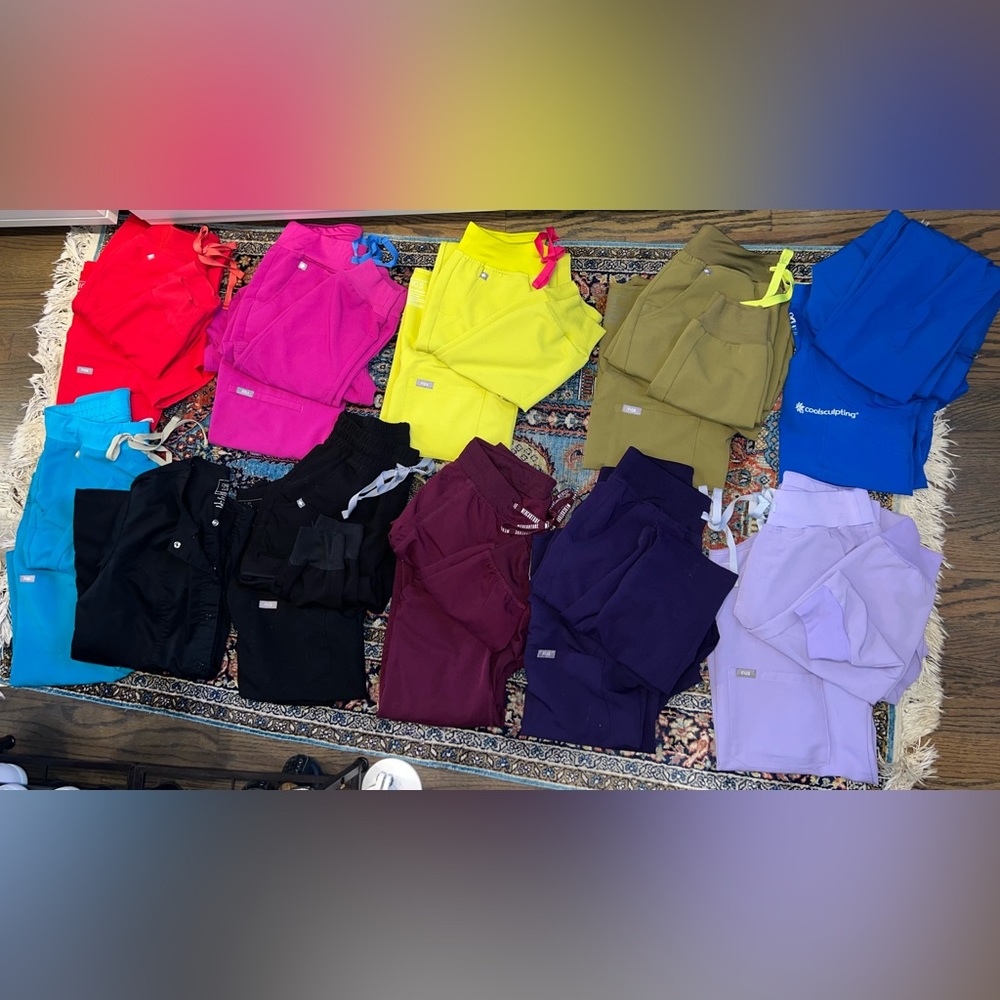 XS SCRUBS LOT